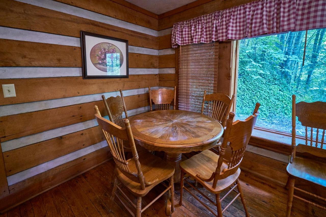 A Cabin In The Woods Pigeon Forge Exterior photo