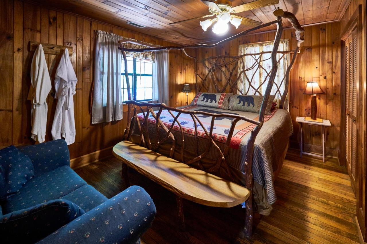 A Cabin In The Woods Pigeon Forge Exterior photo