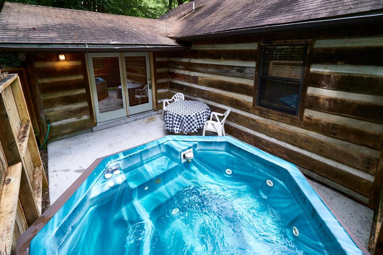A Cabin In The Woods Pigeon Forge Exterior photo